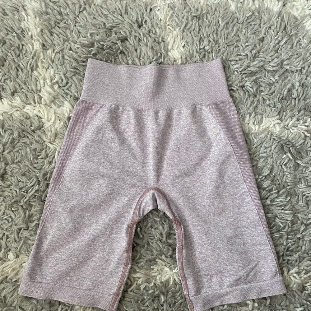 GYMSHARK 🦈 BIKER SHORTS - Picture 2 of 2